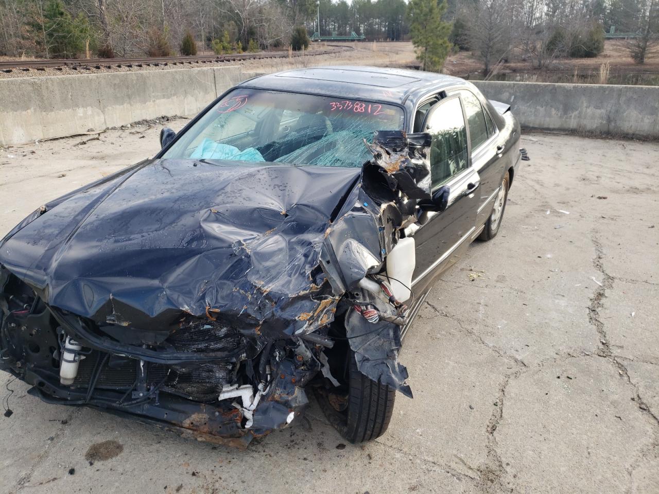 Photo 2 from auction – 1999 ACURA 3.5RL with VIN JH4KA9653XC010106