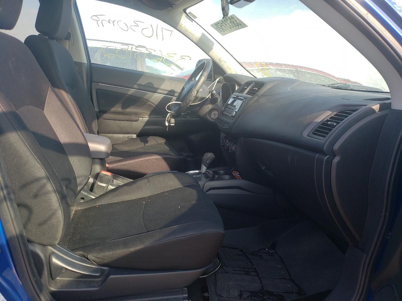 Photo 5 from auction – 2015 MITSUBISHI OUTLANDER with VIN 4A4AP3AU5FE047578