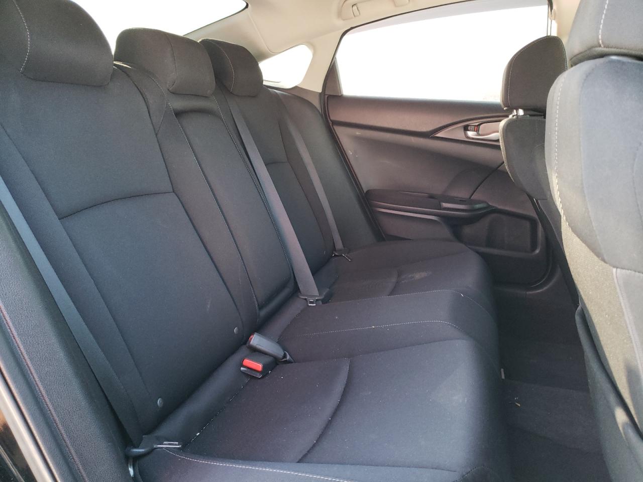 Photo 6 from auction – 2018 HONDA CIVIC EX with VIN 19XFC2F76JE034874