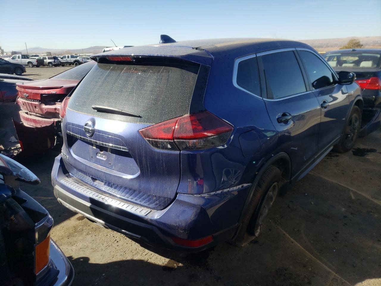 Photo 4 from auction – 2018 NISSAN ROGUE S with VIN 5N1AT2MT4JC731666