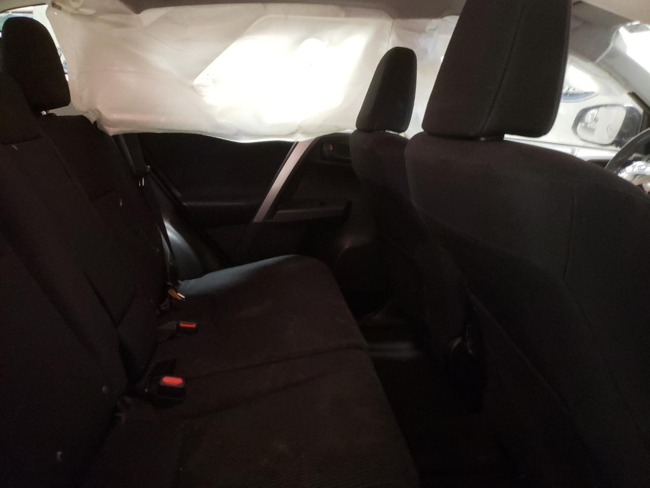 Photo 6 from auction – 2017 TOYOTA RAV4 LE with VIN JTMZFREV3HJ708263