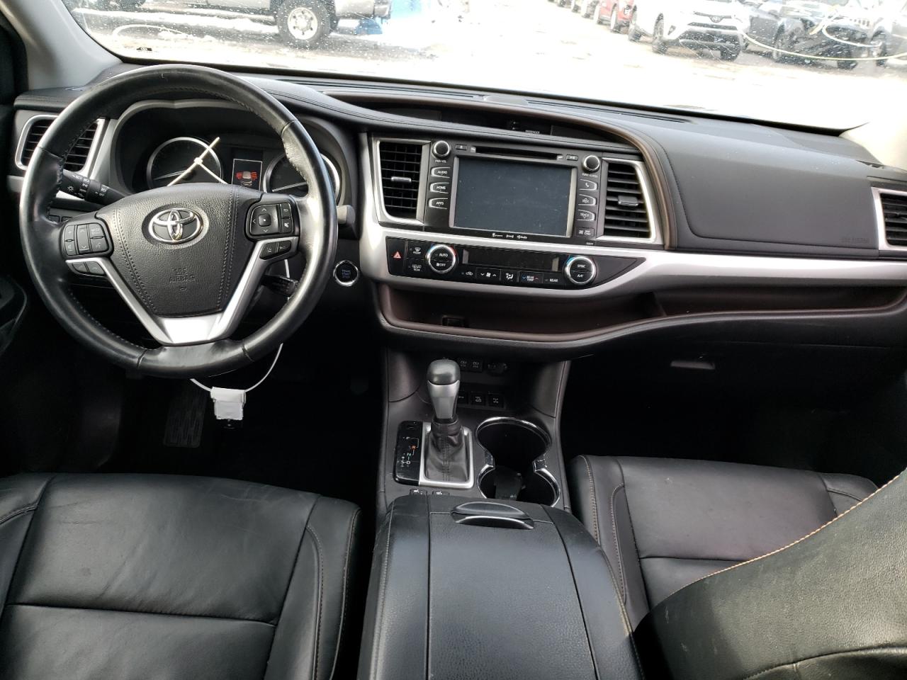 Photo 9 from auction – 2017 TOYOTA HIGHLANDER with VIN 5TDJZRFH7HS483300