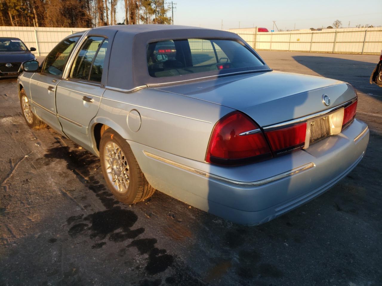 Photo 3 from auction – 2002 MERCURY GRAND MARQ with VIN 2MEFM74W12X667653
