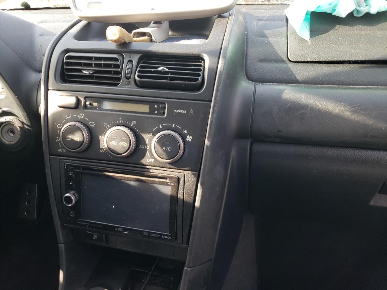 Photo 9 from auction – 2003 LEXUS IS 300 with VIN JTHBD192330070019