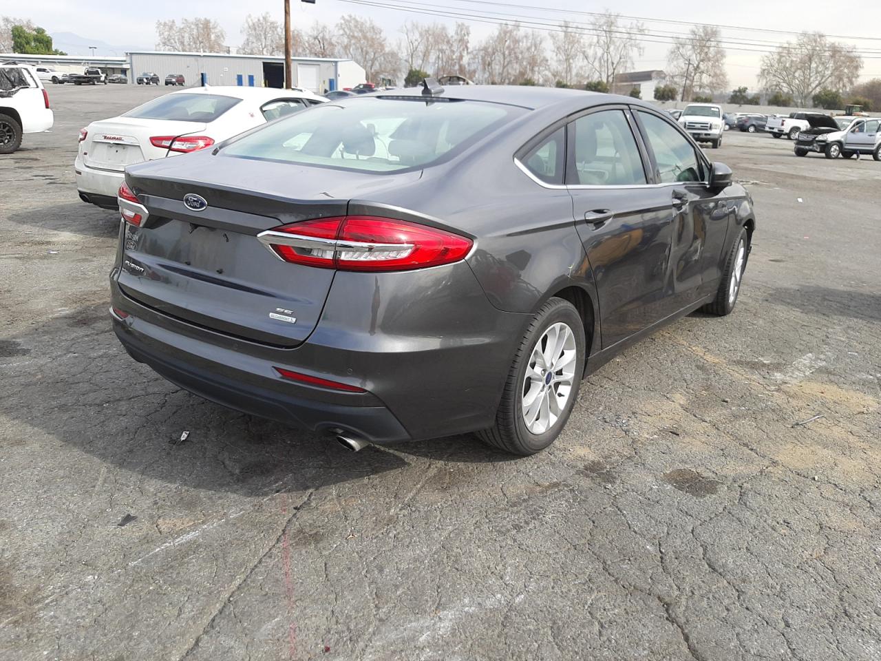 Photo 4 from auction – 2019 FORD FUSION SE with VIN 3FA6P0HD5KR286885