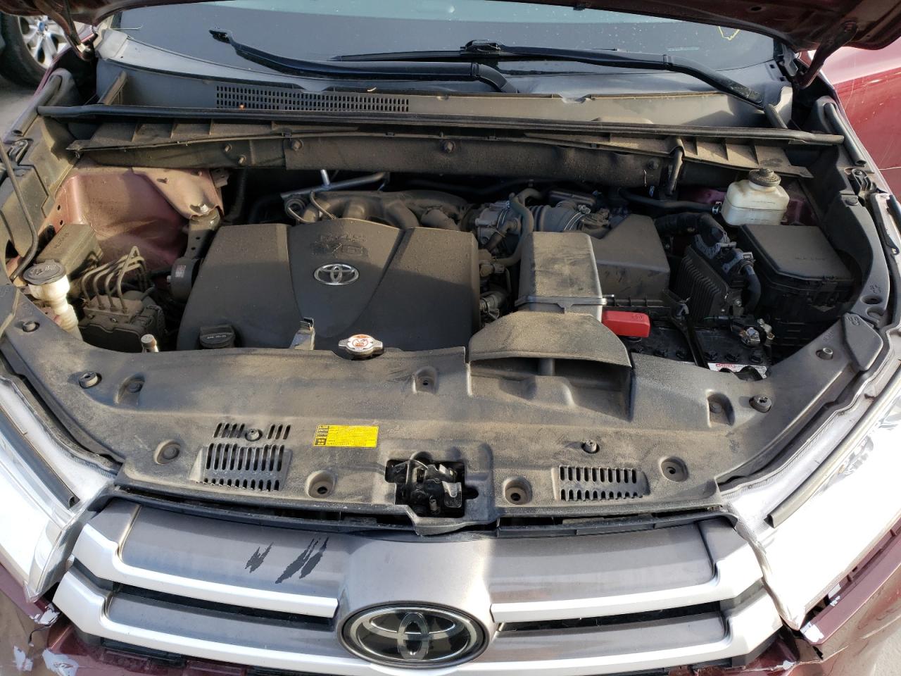 Photo 7 from auction – 2017 TOYOTA HIGHLANDER with VIN 5TDJZRFH7HS483300