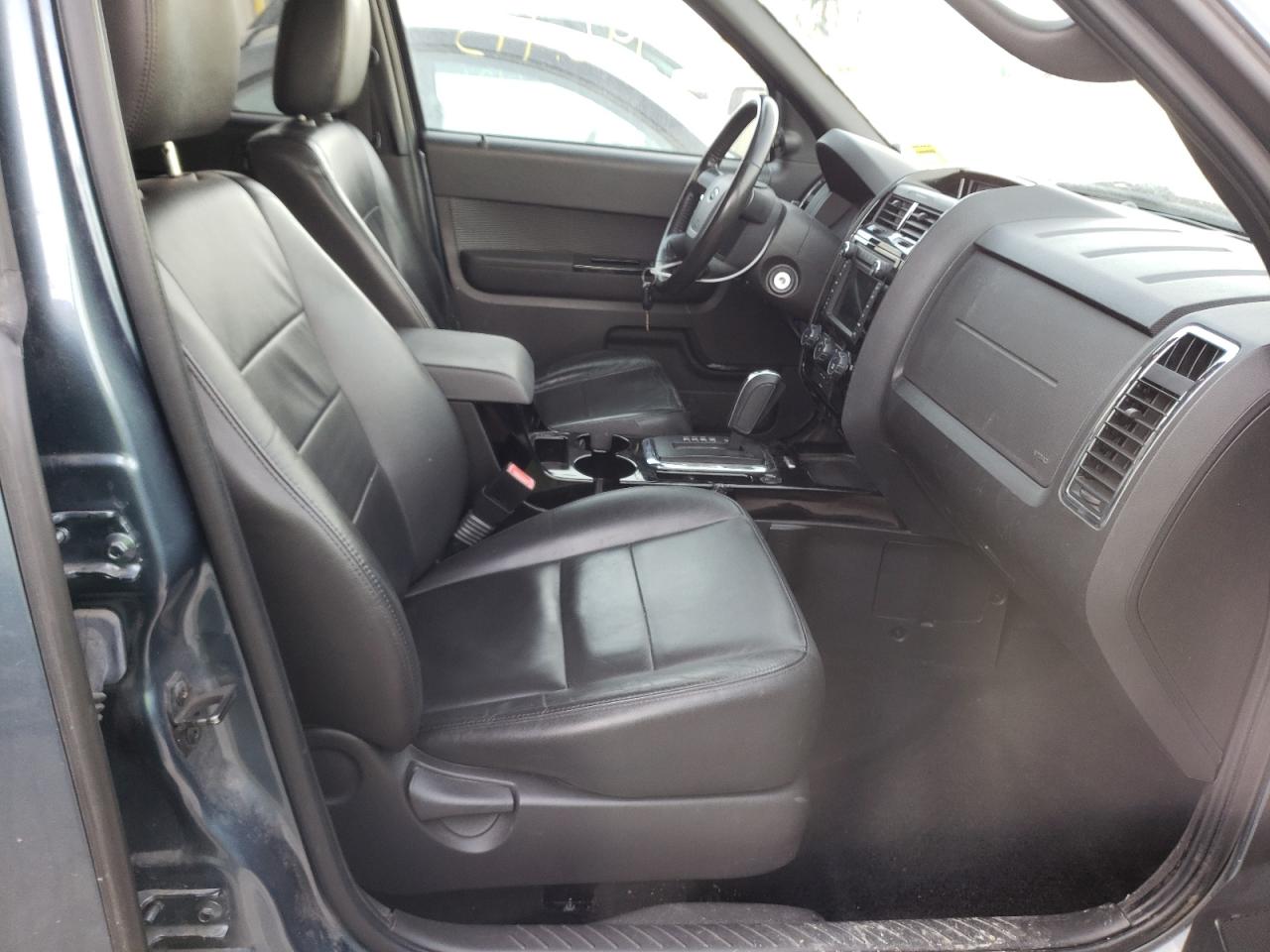 Photo 5 from auction – 2011 FORD ESCAPE LIM with VIN 1FMCU9EG2BKA78200