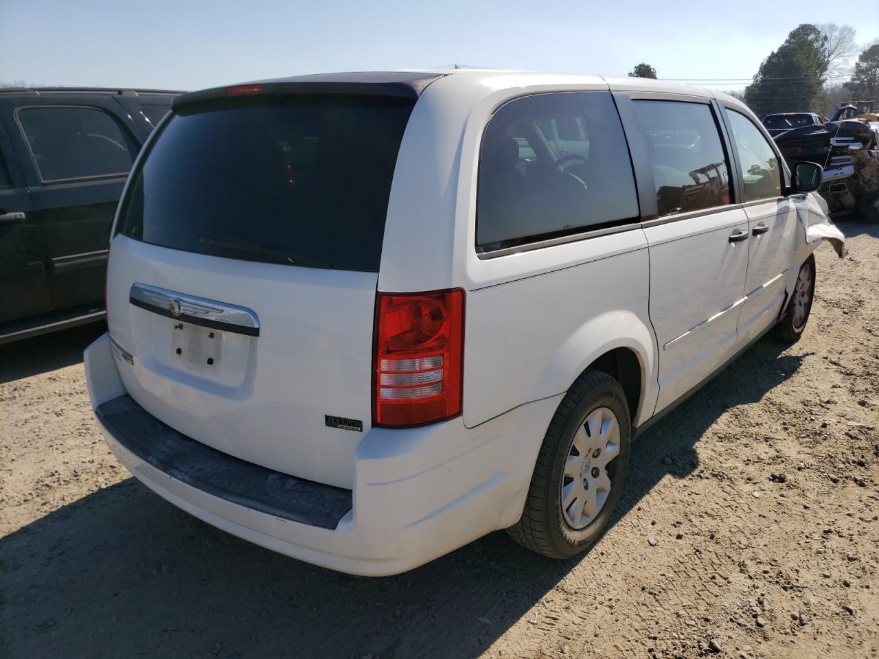Photo 4 from auction – 2008 CHRYSLER TOWN & COU with VIN 2A8HR44H08R708193
