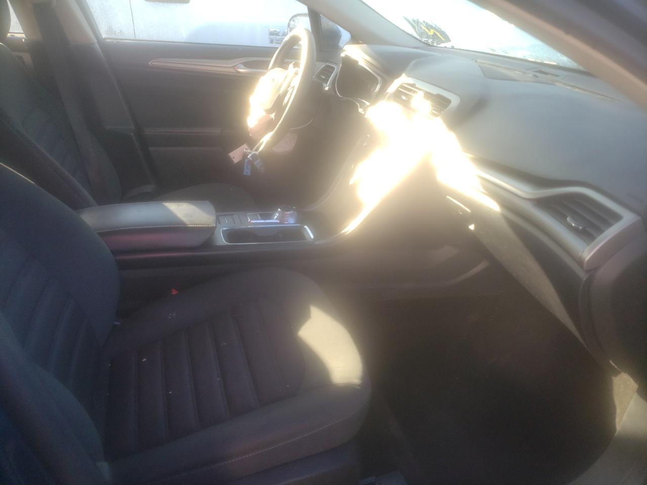 Photo 5 from auction – 2018 FORD FUSION SE with VIN 3FA6P0LU6JR226233