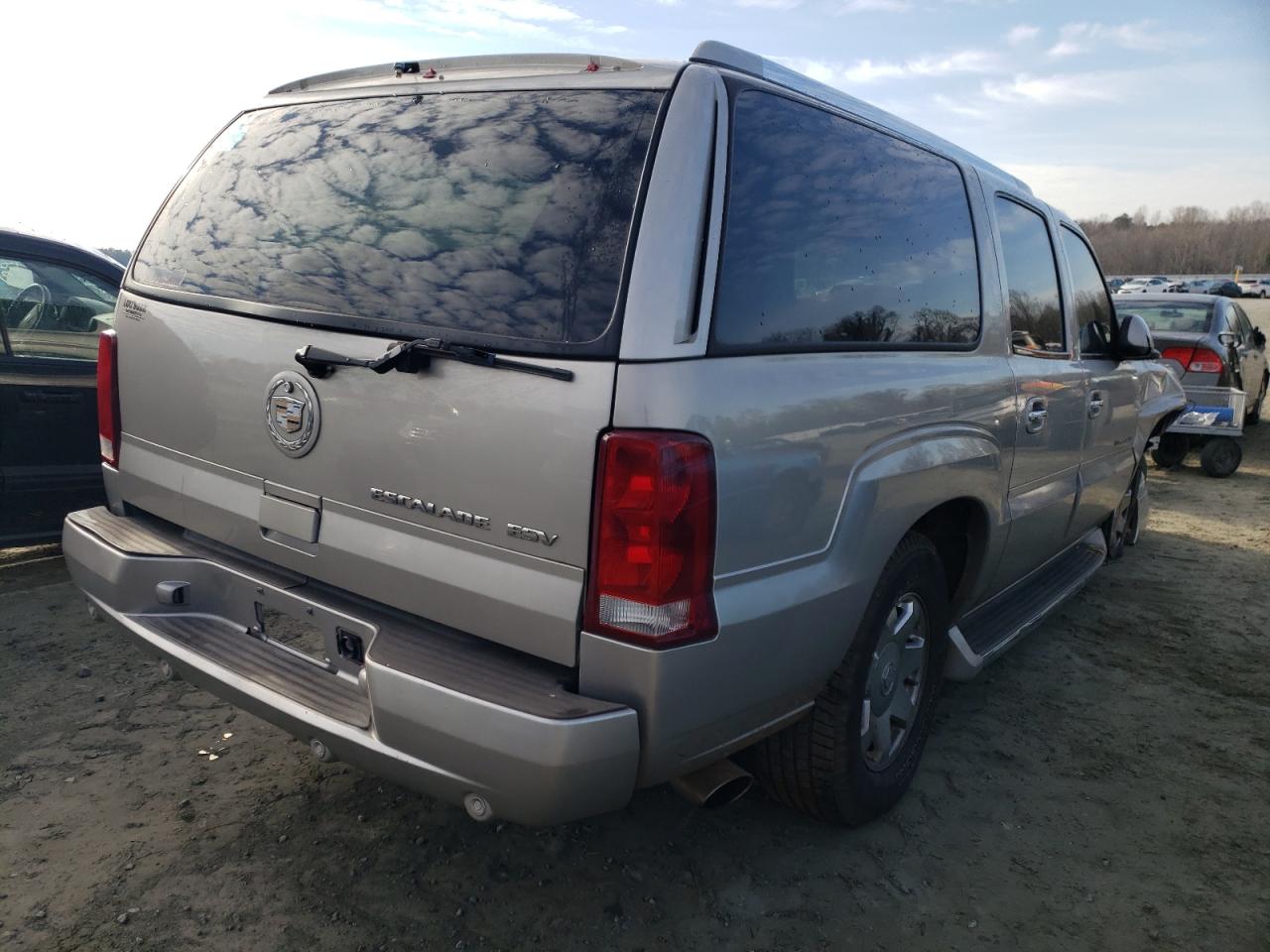 Photo 4 from auction – 2004 CADILLAC ESCALADE E with VIN 3GYFK66NX4G132544
