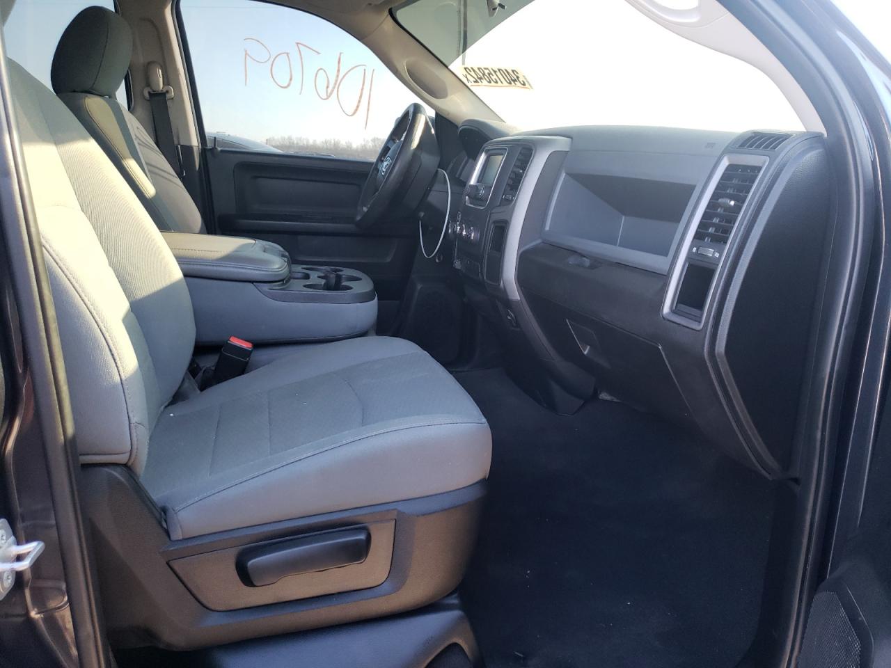 Photo 5 from auction – 2019 RAM 1500 CLASS with VIN 1C6RR7FG6KS534435