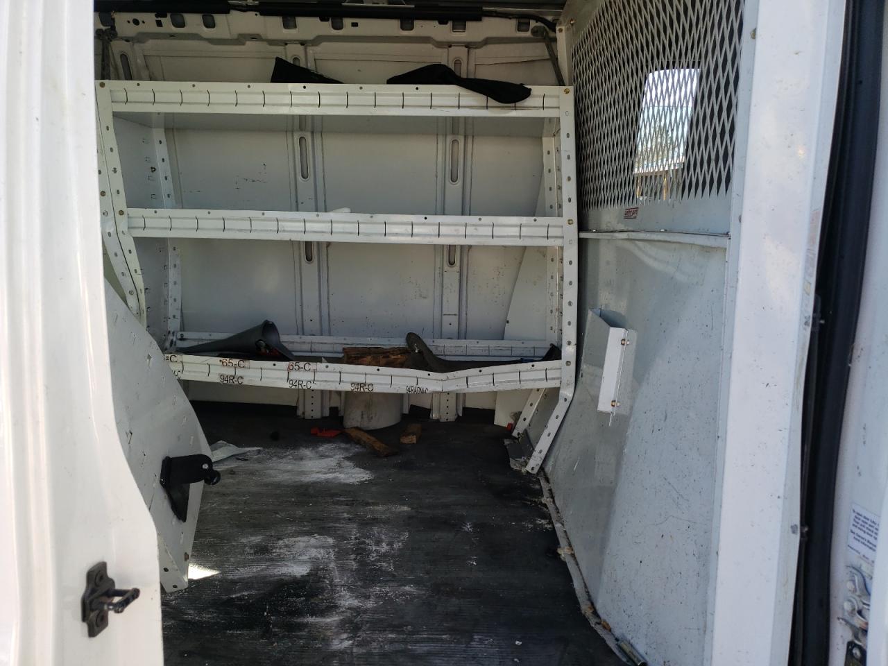 Photo 6 from auction – 2002 CHEVROLET EXPRESS G2 with VIN 1GCGG25R221228530