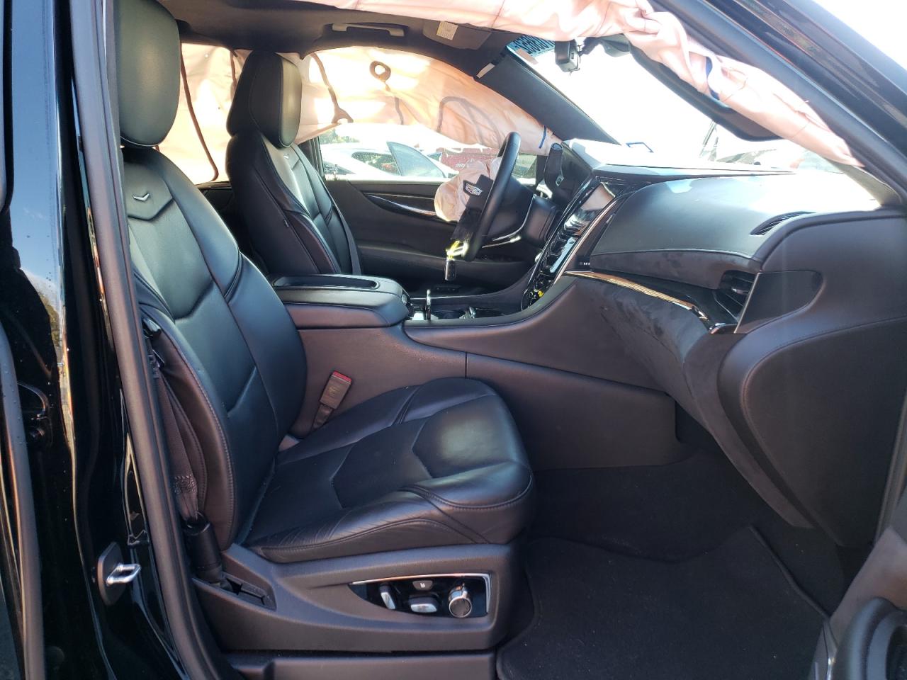 Photo 5 from auction – 2017 CADILLAC ESCALADE E with VIN 1GYS3KKJXHR311440