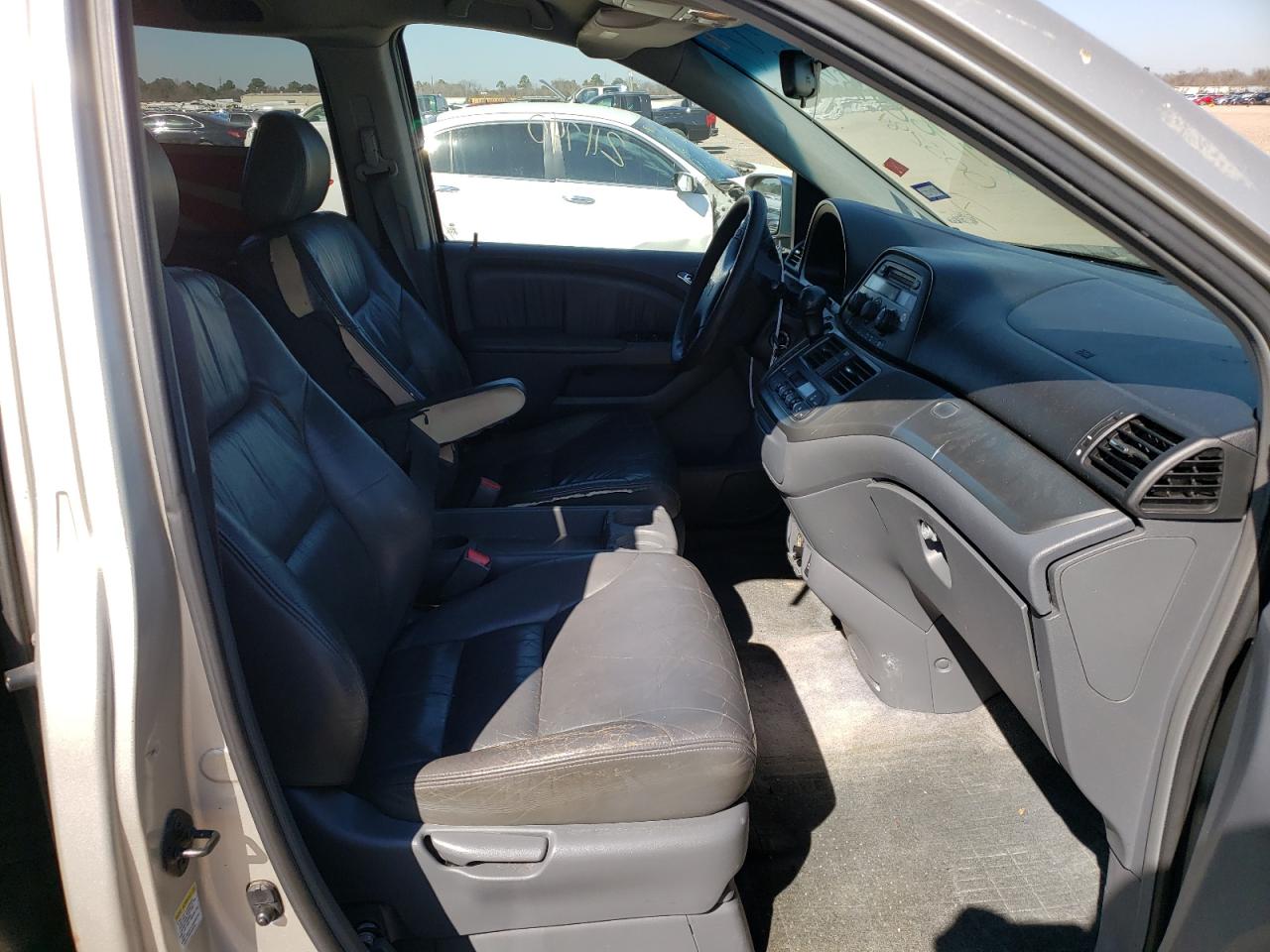 Photo 5 from auction – 2005 HONDA ODYSSEY EX with VIN 5FNRL38665B005284