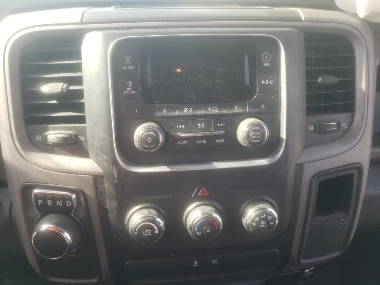Foto 9 de la subasta – 2016 RAM 1500 ST con VIN 1C6RR6FG1GS299766