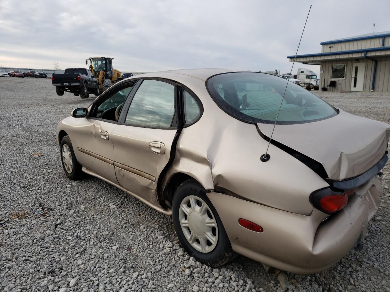 Photo 3 from auction – 1998 FORD TAURUS LX with VIN 1FAFP52U1WA138478