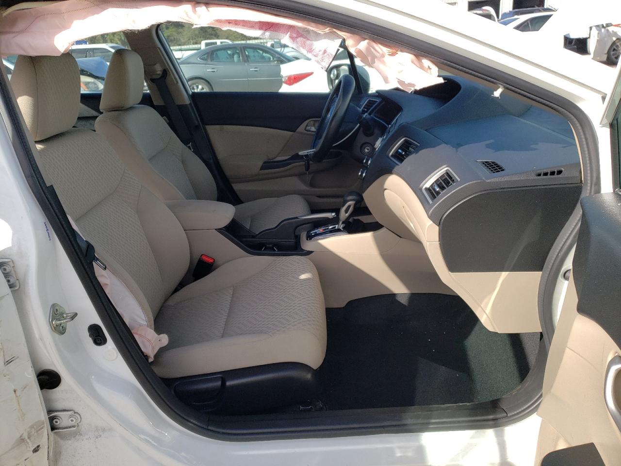 Photo 5 from auction – 2015 HONDA CIVIC LX with VIN 19XFB2F50FE061433