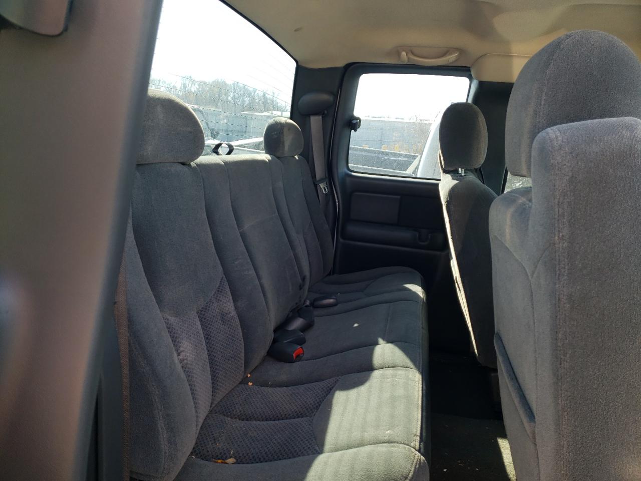 Photo 6 from auction – 2003 CHEVROLET SILVERADO with VIN 2GCEC19X931149325