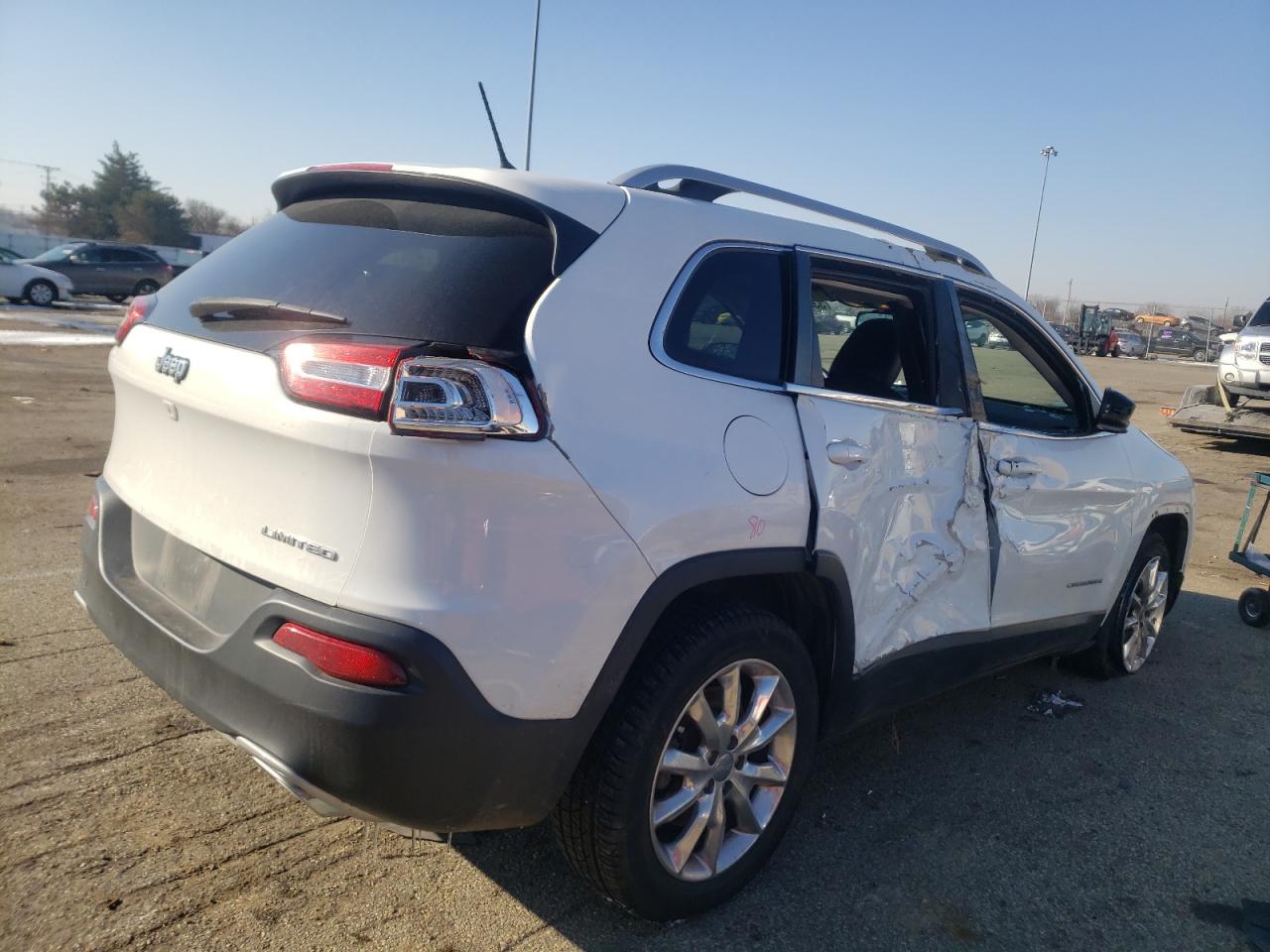 Photo 4 from auction – 2015 JEEP CHEROKEE L with VIN 1C4PJLDS5FW579789