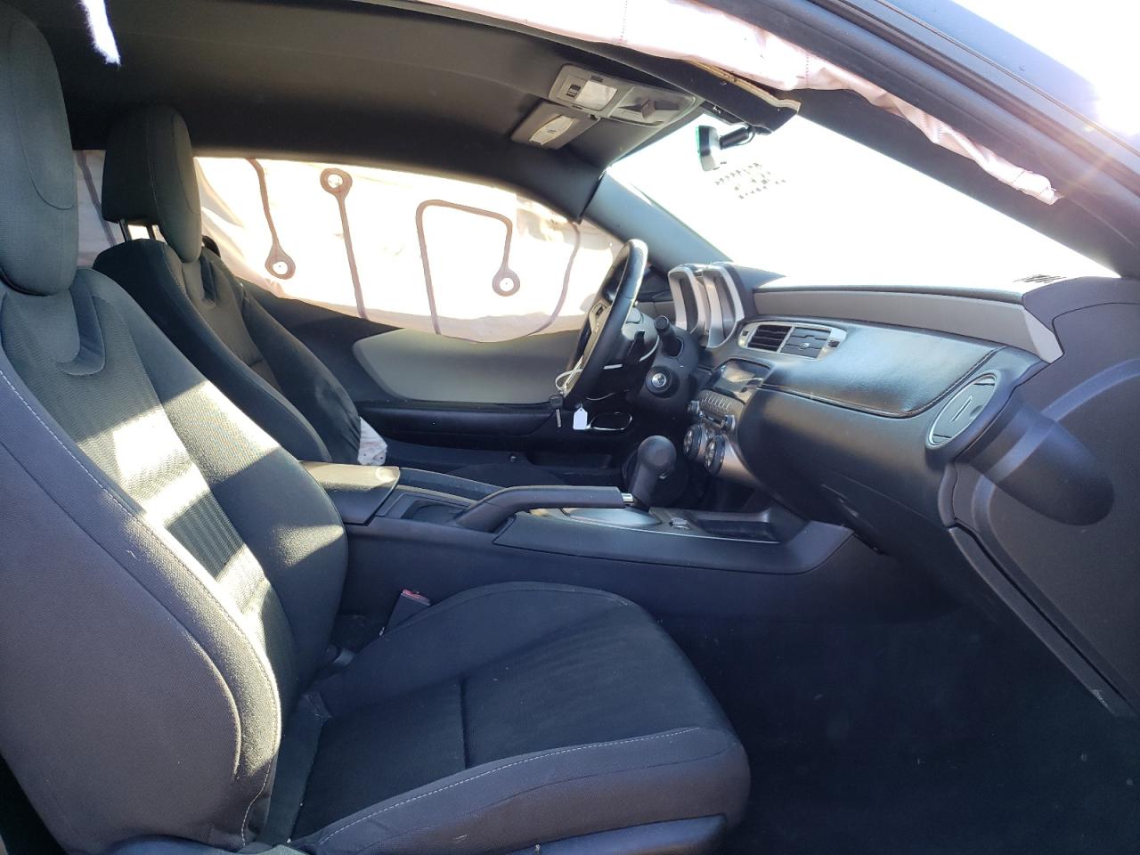 Photo 5 from auction – 2015 CHEVROLET CAMARO LS with VIN 2G1FB1E36F9164468