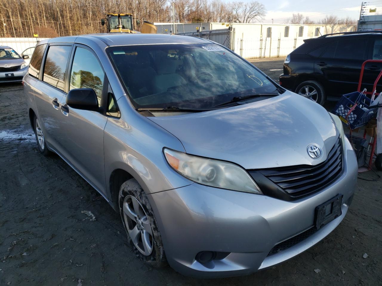TOYOTA SIENNA 2016 with VIN 5TDZK3DC3GS711013 - Photo from auction