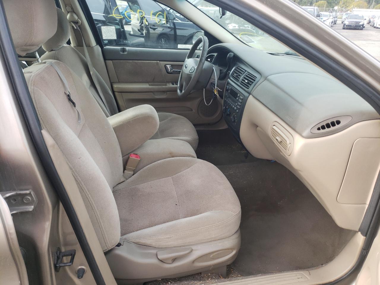 Photo 5 from auction – 2002 FORD TAURUS SES with VIN 1FAFP55252G252114