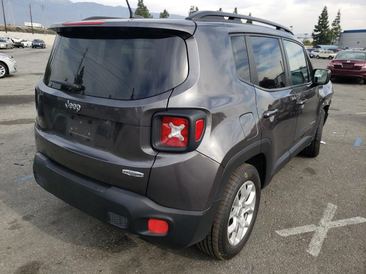 Photo 4 from auction – 2017 JEEP RENEGADE L with VIN ZACCJABB0HPG09318