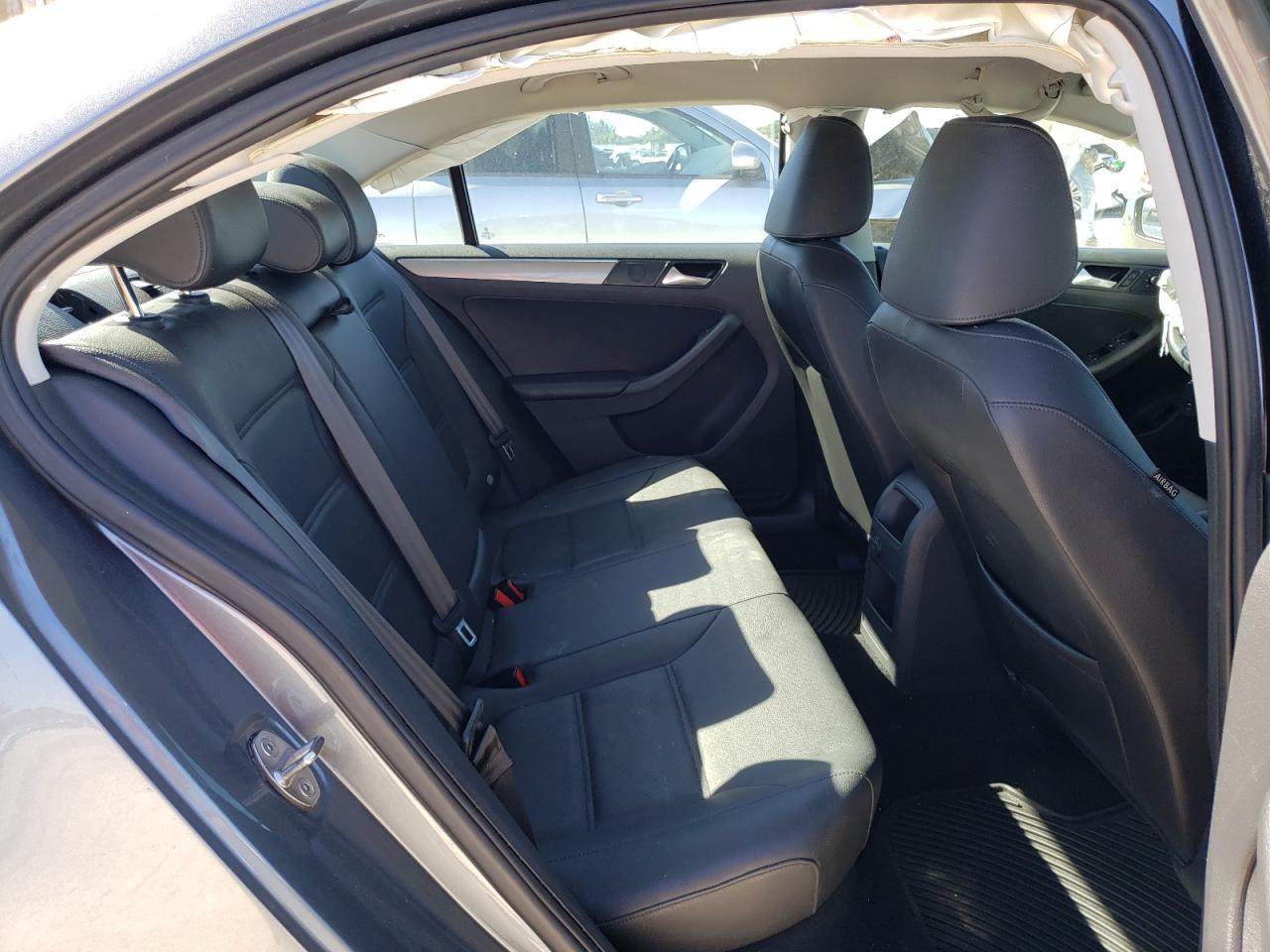 Photo 6 from auction – 2017 VOLKSWAGEN JETTA SE with VIN 3VWDB7AJ3HM286458