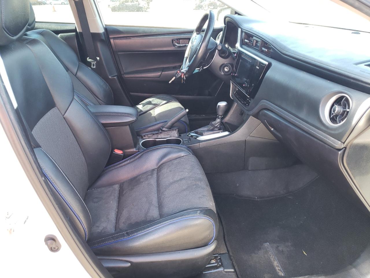 Photo 5 from auction – 2017 TOYOTA COROLLA L with VIN 5YFBURHE7HP643934