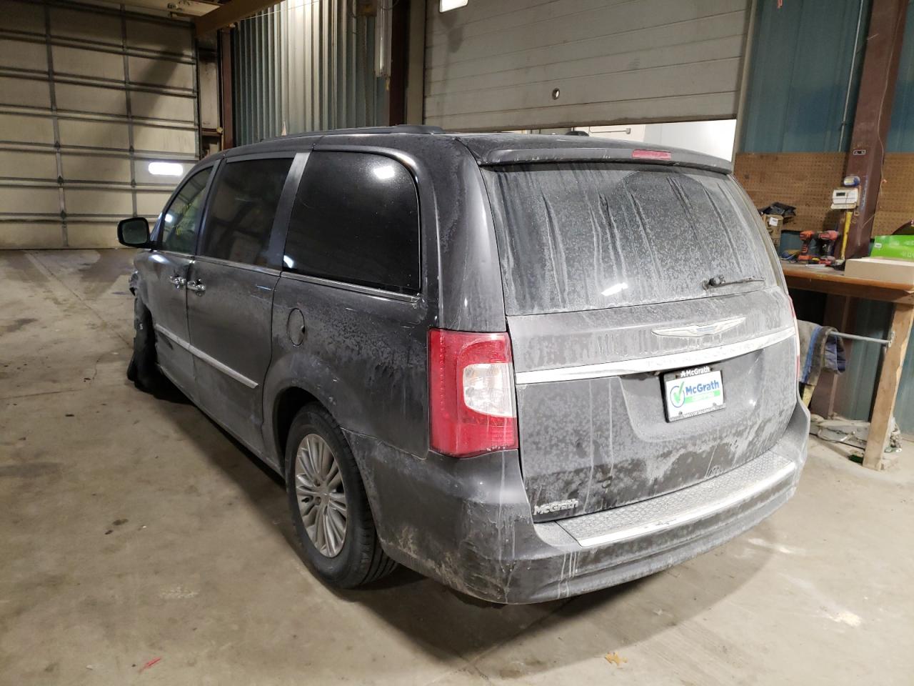 Photo 3 from auction – 2016 CHRYSLER TOWN & COU with VIN 2C4RC1CG1GR111590