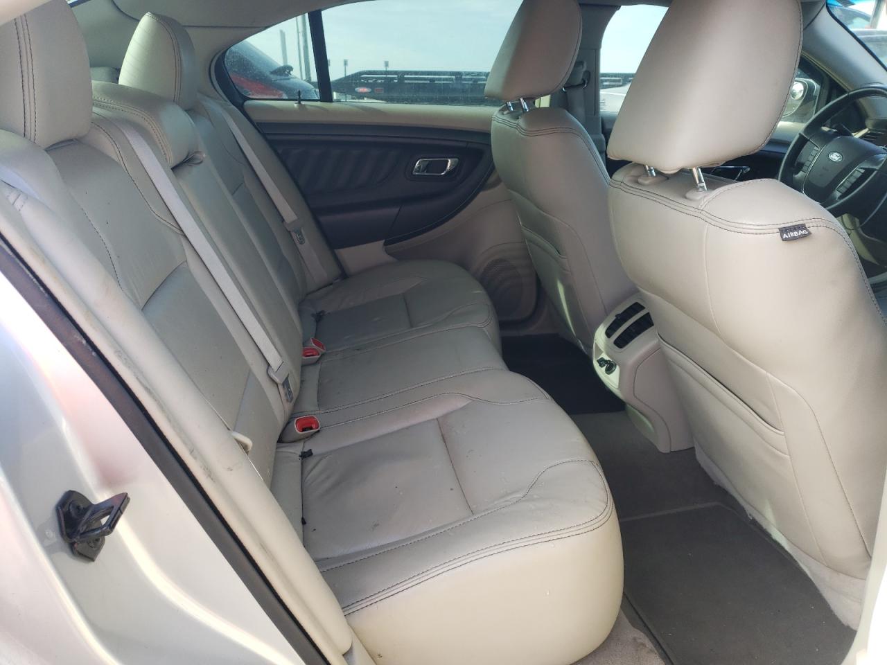 Foto 6 de la subasta – 2010 FORD TAURUS SEL con VIN 1FAHP2EW2AG107251