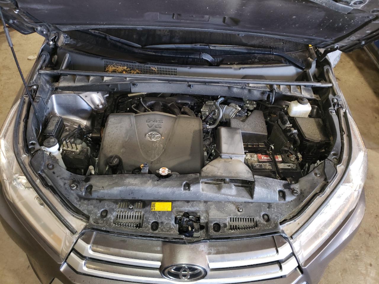 Photo 7 from auction – 2019 TOYOTA HIGHLANDER with VIN 5TDJZRFH5KS990218