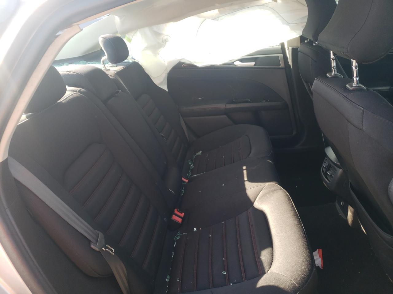 Photo 6 from auction – 2016 FORD FUSION SE with VIN 3FA6P0HD1GR300496