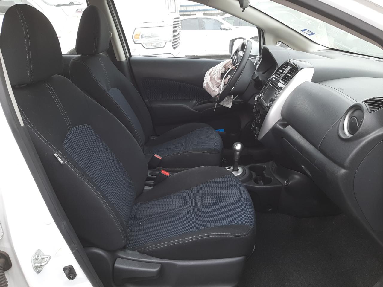 Photo 5 from auction – 2017 NISSAN VERSA NOTE with VIN 3N1CE2CP4HL370369