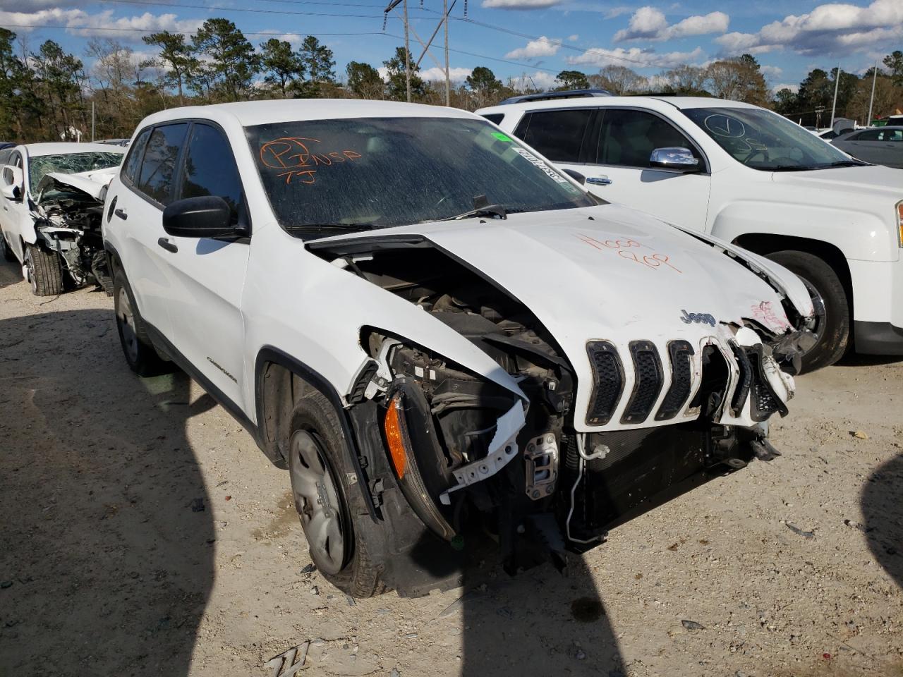 JEEP CHEROKEE S 2015 with VIN 1C4PJLAB0FW711264 - Photo from auction