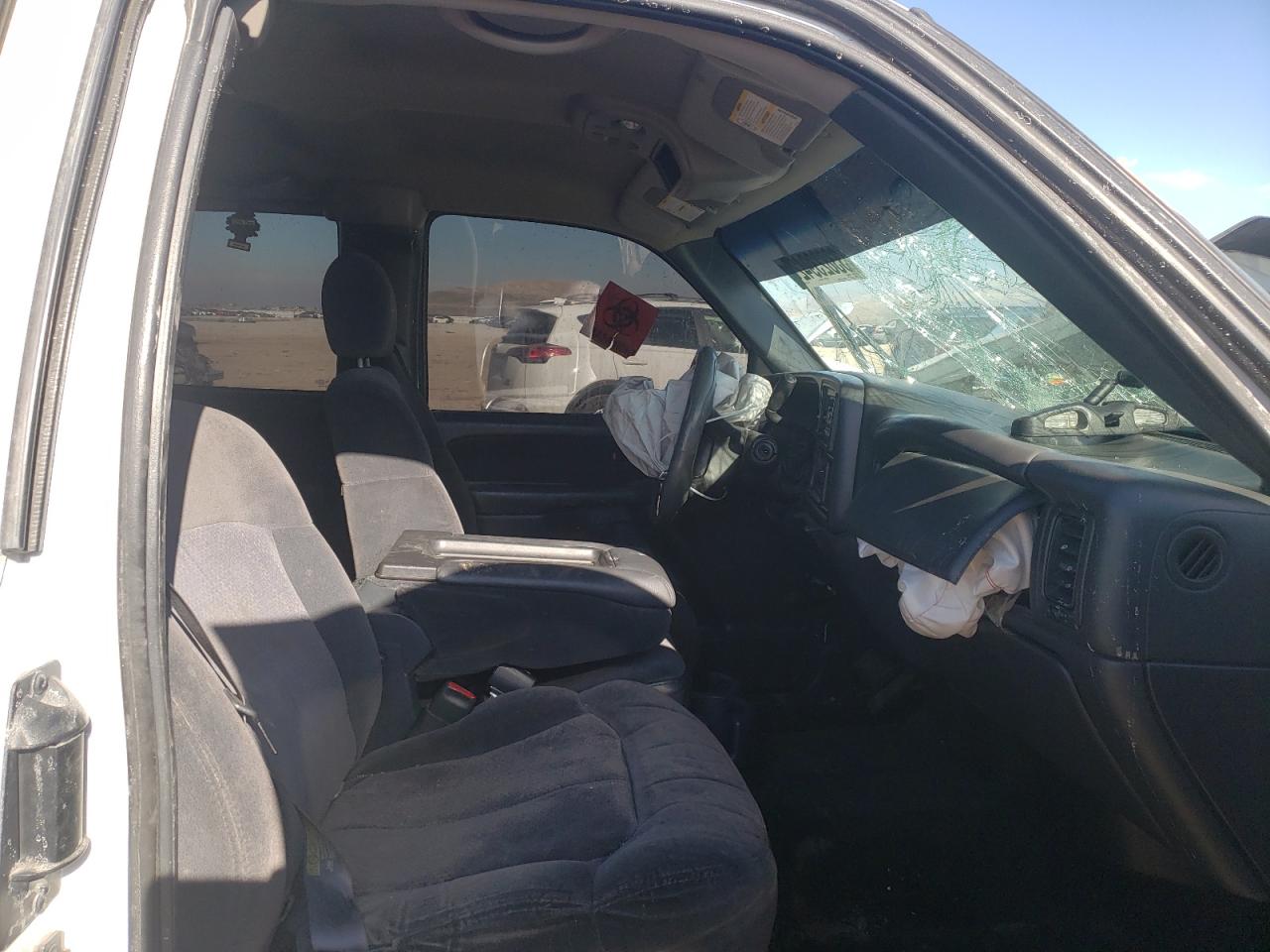 Photo 5 from auction – 2001 CHEVROLET SILVERADO with VIN 2GCEC19T111337637