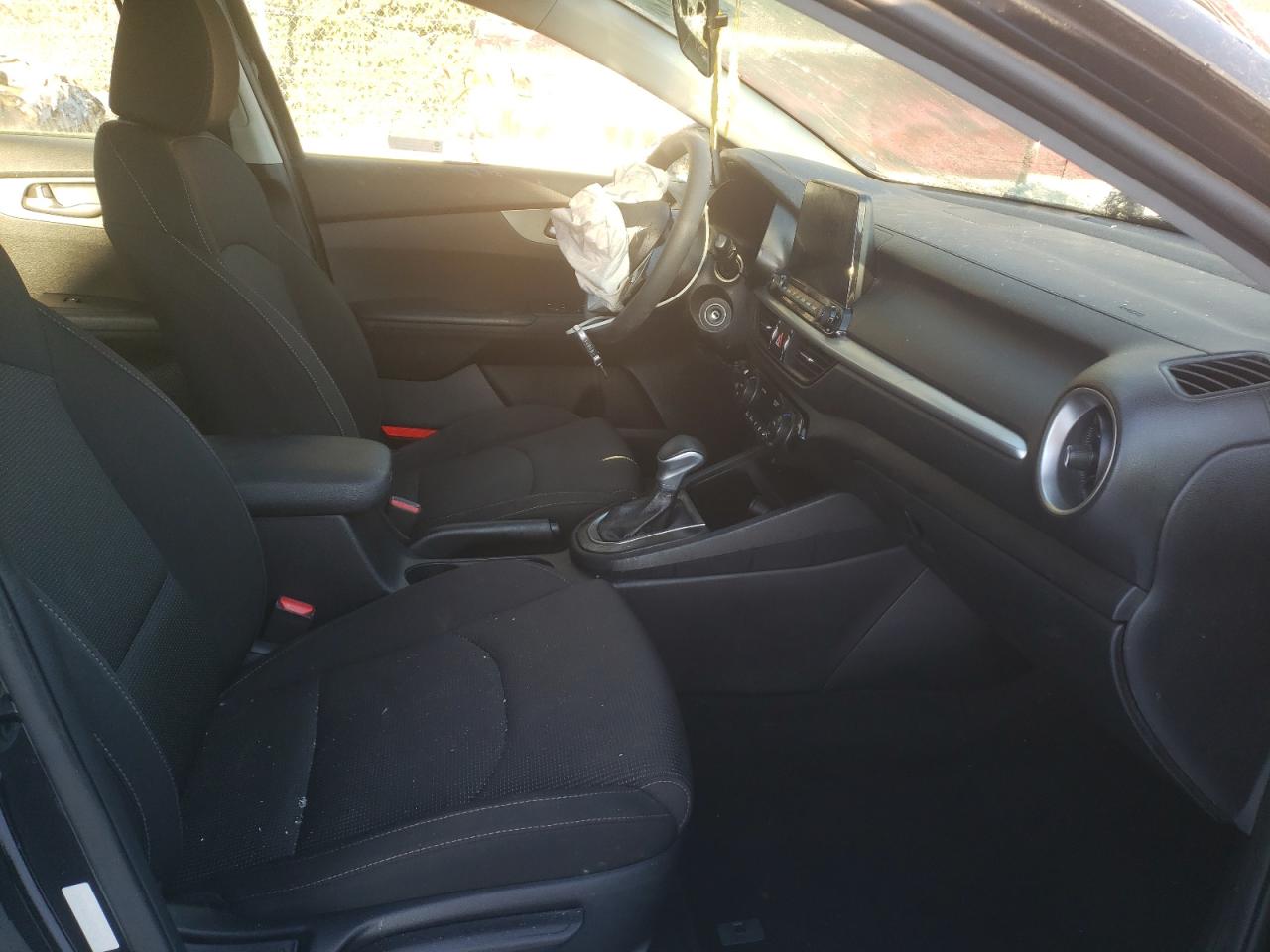 Photo 5 from auction – 2019 KIA FORTE FE with VIN 3KPF24AD2KE074365