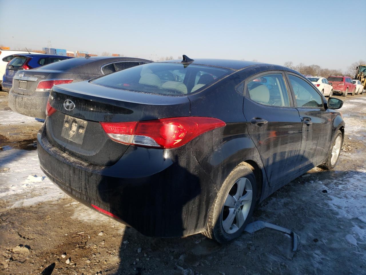 Photo 4 from auction – 2012 HYUNDAI ELANTRA GL with VIN 5NPDH4AE0CH127186