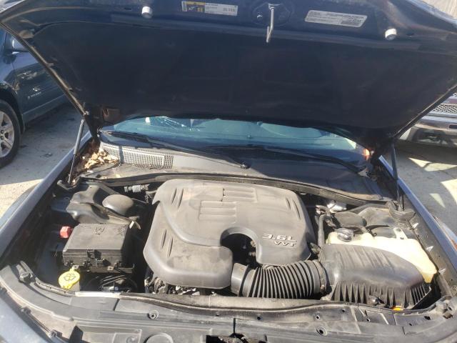 Photo 7 from auction – 2017 CHRYSLER 300 LIMITE with VIN 2C3CCAAGXHH546970