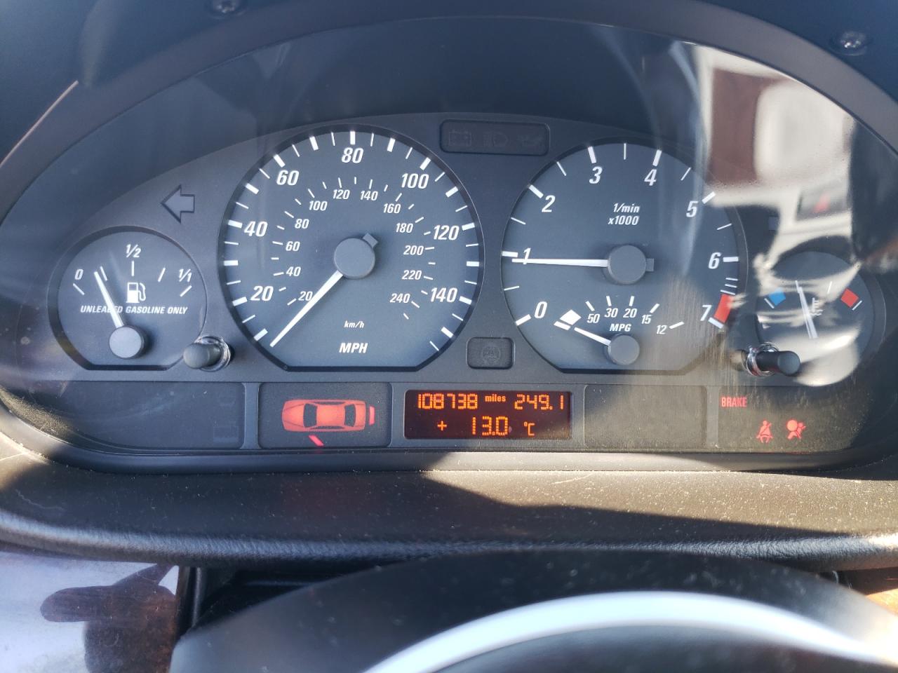 Photo 8 from auction – 2004 BMW 325 CI with VIN WBABW33414PG97313