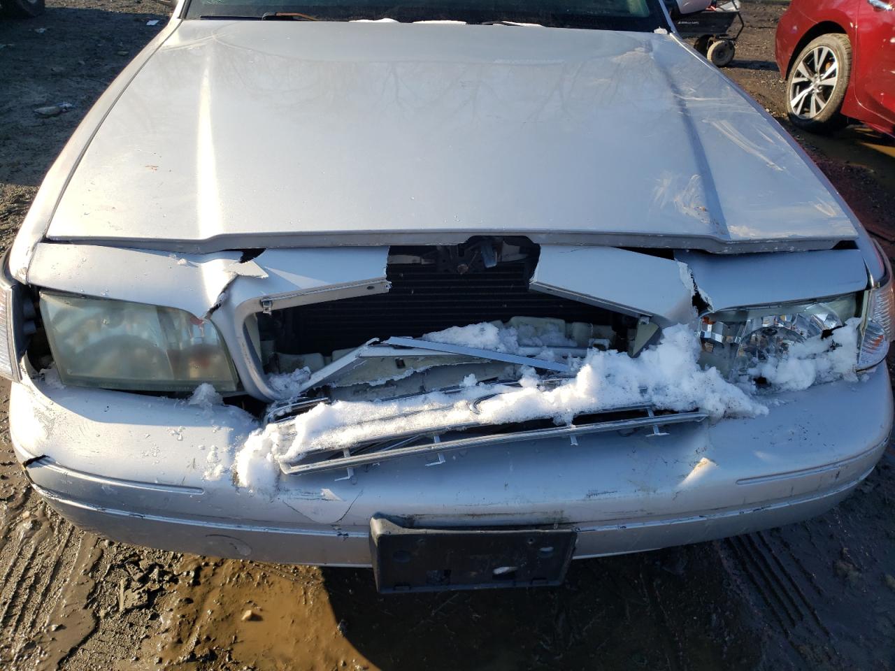 Photo 9 from auction – 2000 FORD CROWN VICT with VIN 2FAFP73W7YX123943