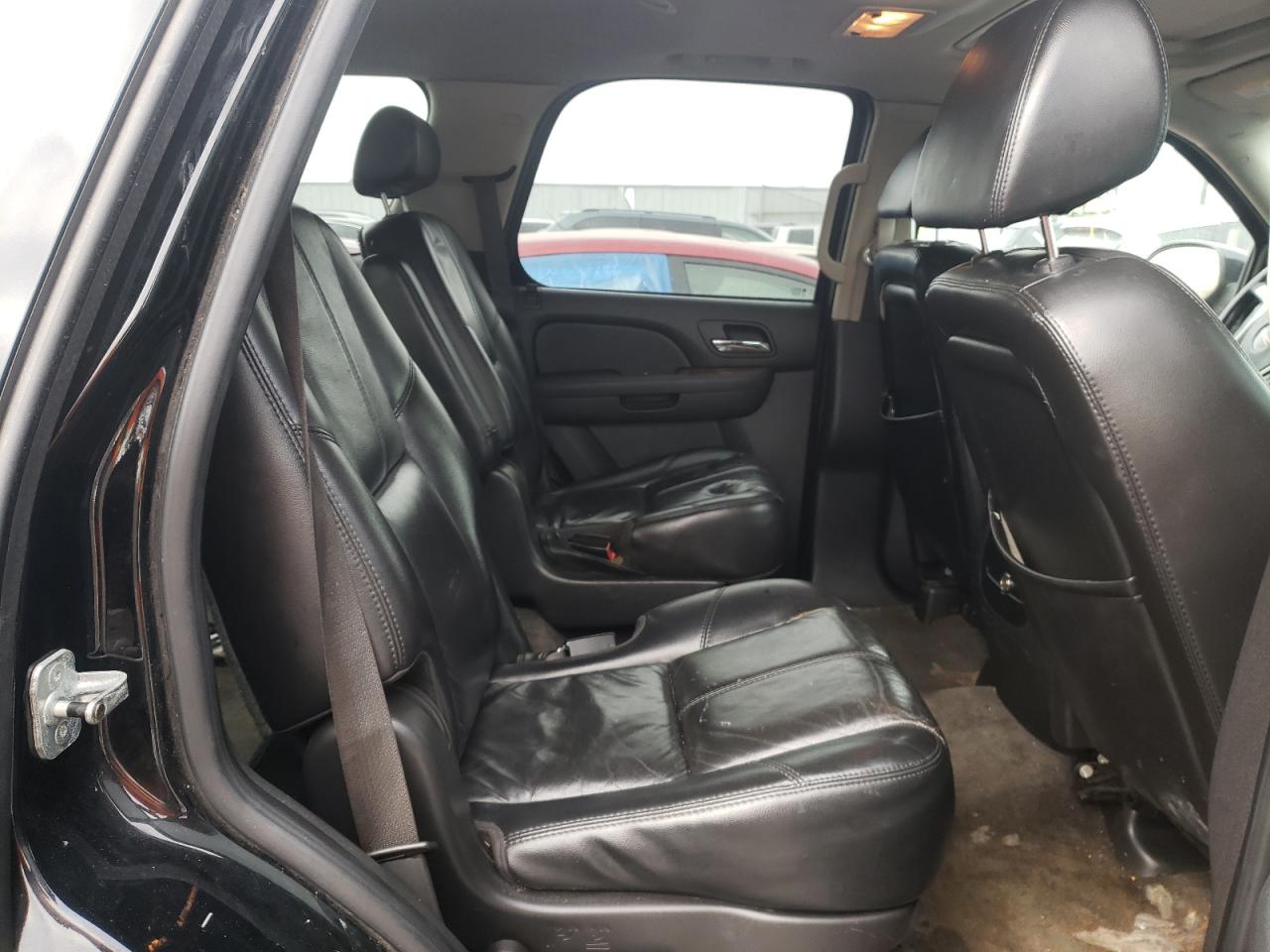 Photo 6 from auction – 2007 GMC YUKON with VIN 1GKFK13047J135836