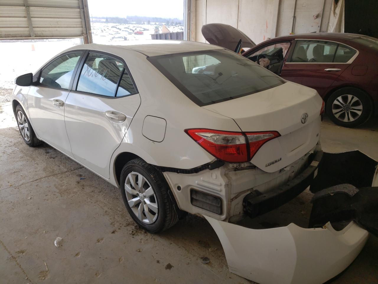 Photo 3 from auction – 2015 TOYOTA COROLLA L with VIN 5YFBURHE8FP194048