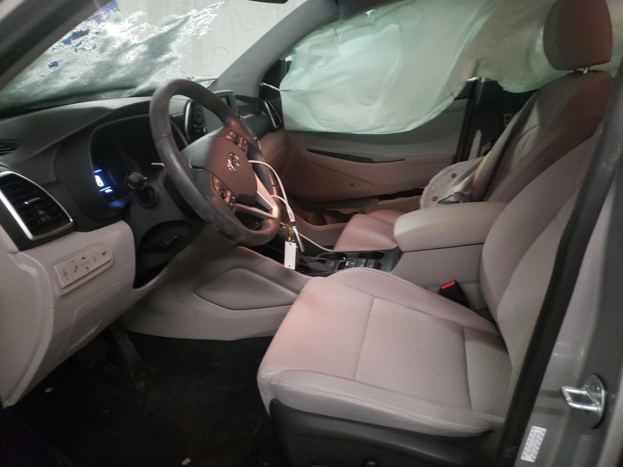 Photo 5 from auction – 2020 HYUNDAI TUCSON LIM with VIN KM8J3CAL7LU102426