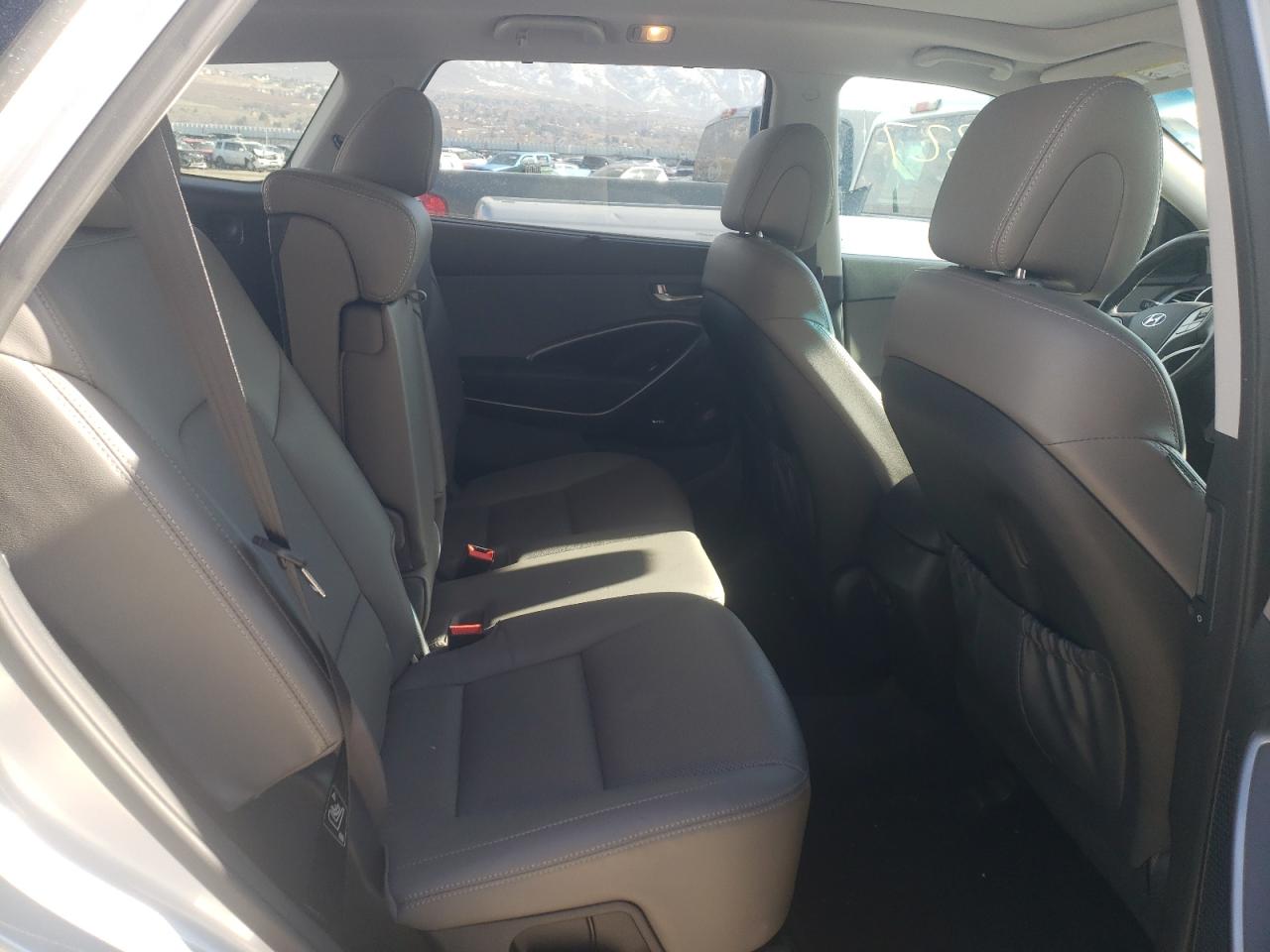 Photo 6 from auction – 2018 HYUNDAI SANTA FE S with VIN KM8SRDHF5JU284231