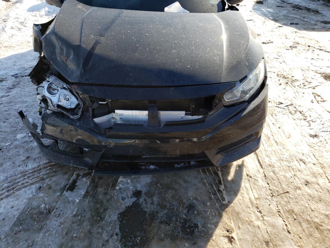 Photo 9 from auction – 2018 HONDA CIVIC EX with VIN 19XFC2F76JE034874