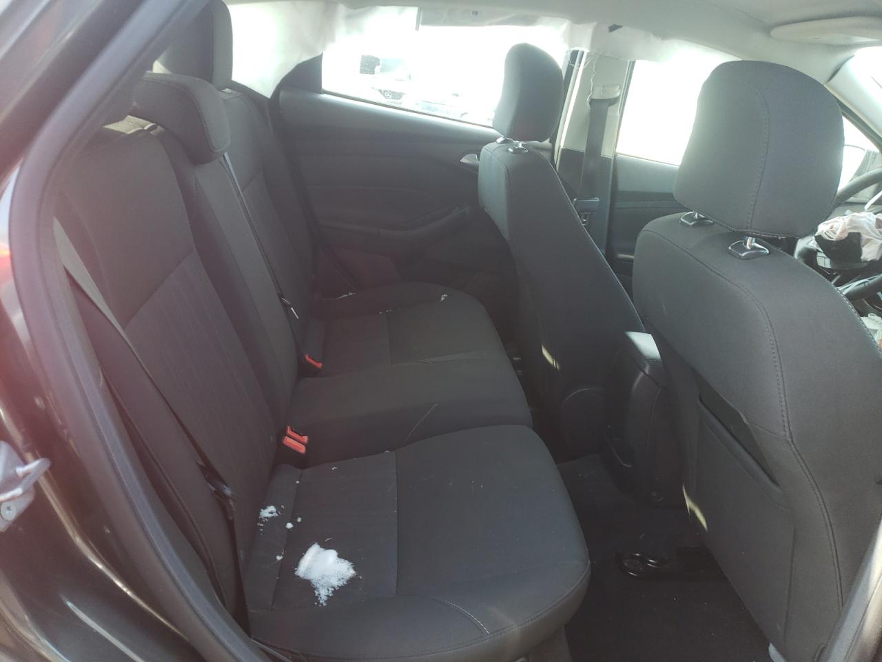 Photo 6 from auction – 2017 FORD FOCUS SE with VIN 1FADP3K22HL298483