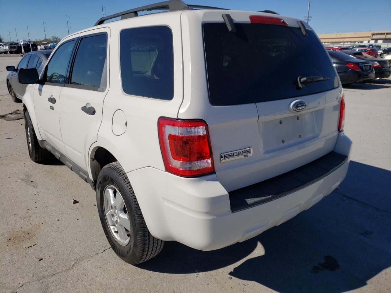 Photo 3 from auction – 2009 FORD ESCAPE XLT with VIN 1FMCU03G69KA62882