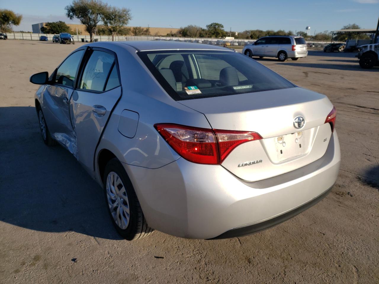 Photo 3 from auction – 2018 TOYOTA COROLLA L with VIN 5YFBURHE0JP840210