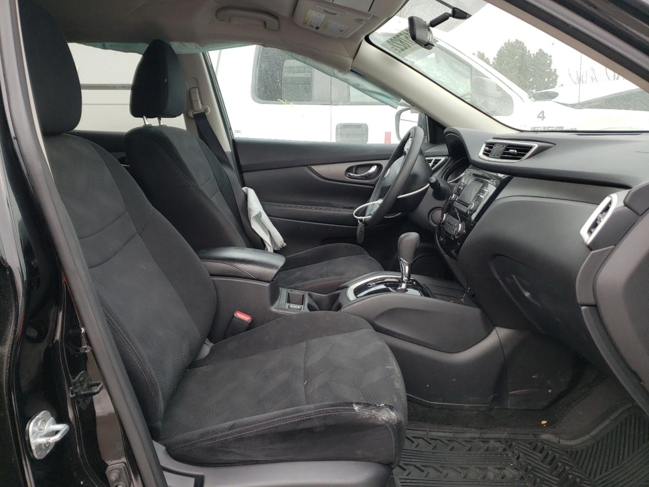 Photo 5 from auction – 2016 NISSAN ROGUE S with VIN 5N1AT2MT2GC817017